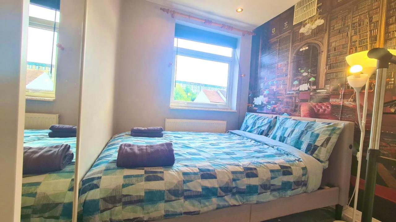 Cosy Room In East Ham Londra Exterior foto